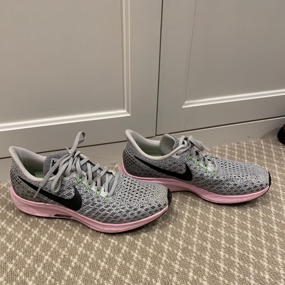 Nike Air Zoom Pegasus 35 women’s sneakers